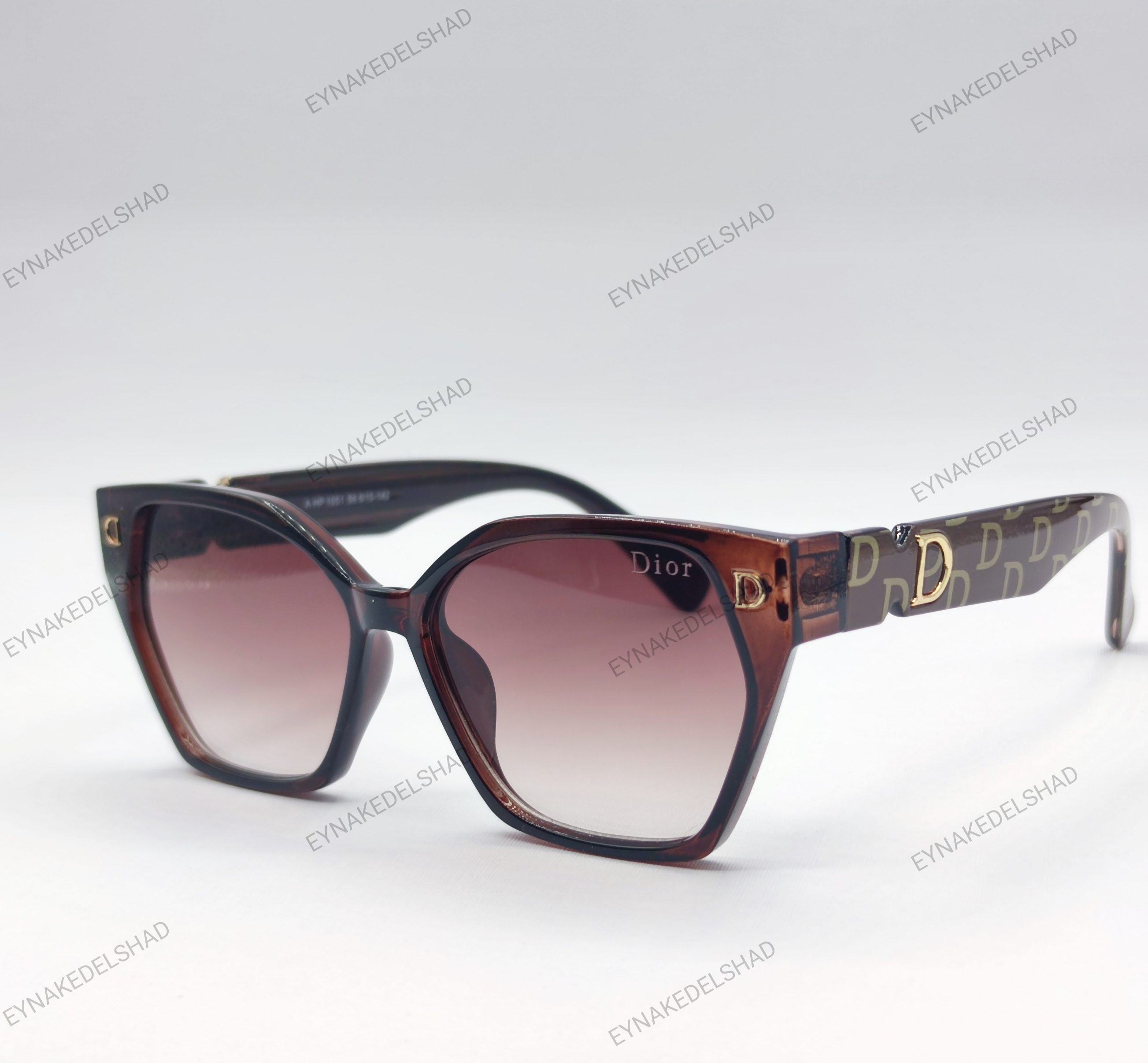 عینک رنگ قهوه ای زنانه