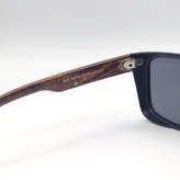 جزییات دسته عینک آفتابی