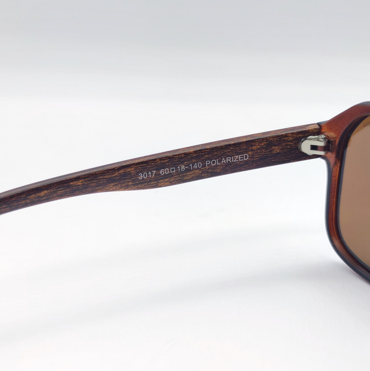 جزییات دسته عینک پلاریزه