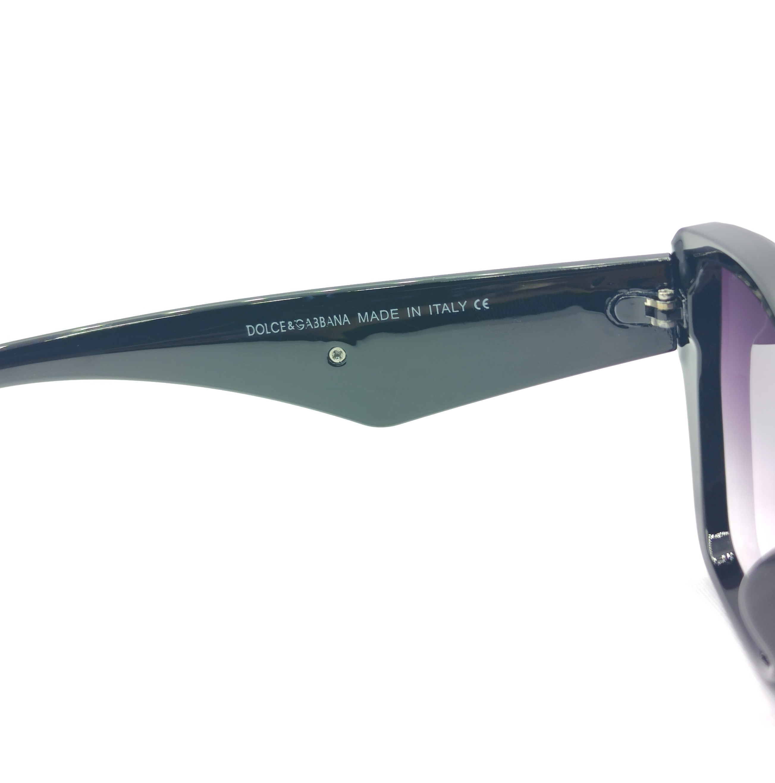 جزییات دسته عینک زنانه